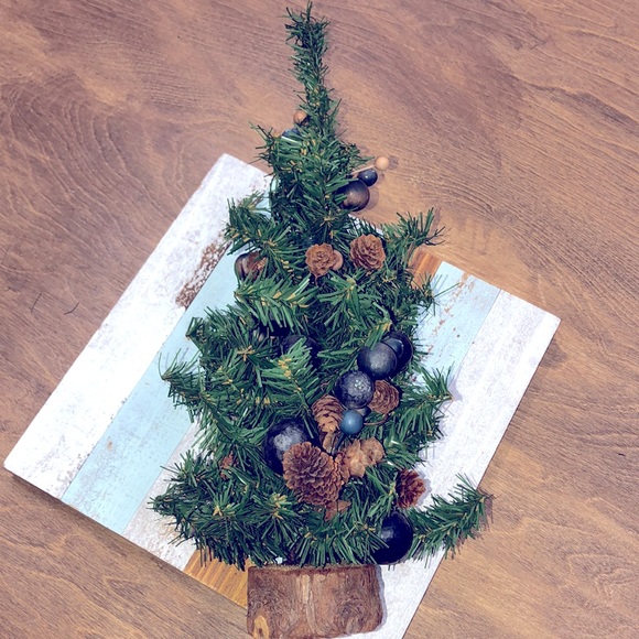 Other - Small adorable tabletop Christmas tree with wooden base